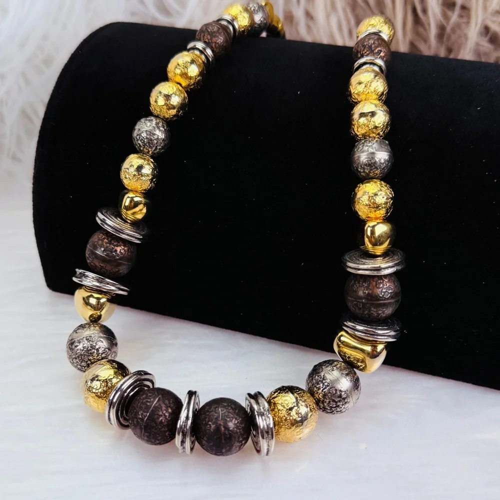 Mixed Metal Hammered Modern goldtone black Beaded Necklace.